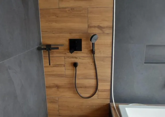 Landbruecke * غروسشوناو